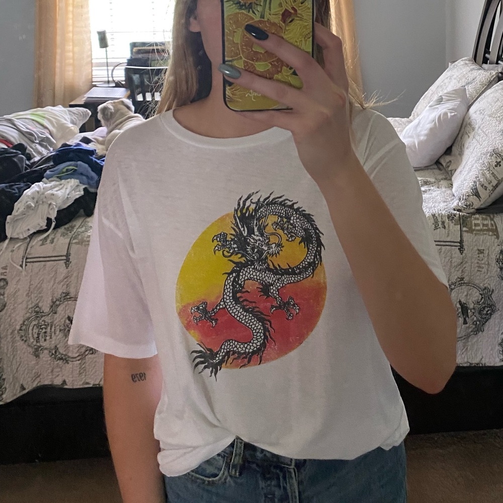 oversized urban outfitters graphic tee
